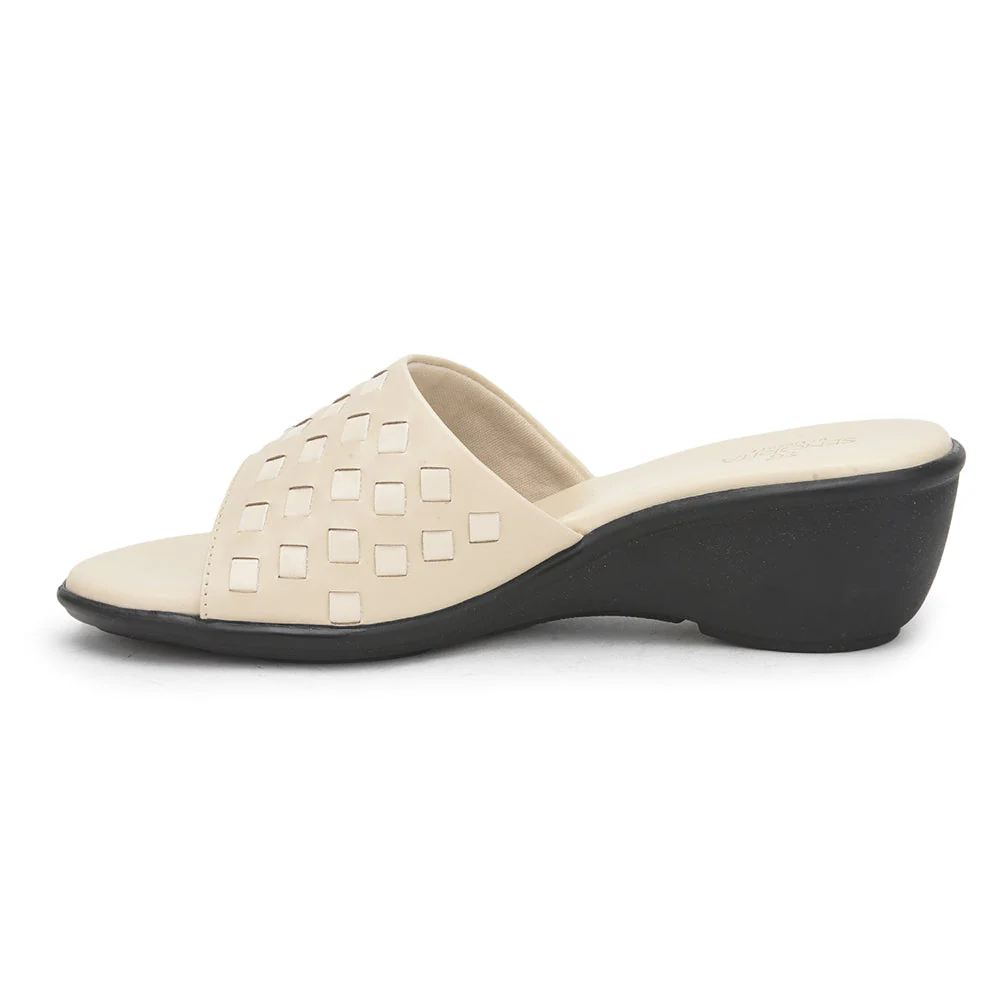 Senorita Ethnic Sandal For Ladies (Cream) MDL-81 By Liberty - Image 3